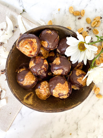 GF Vegan Snickers Protein Energy Balls Recipe - GiveMeCocos