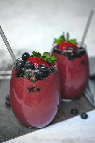 Healthy Berry Smoothie With Blueberries and Strawberries 