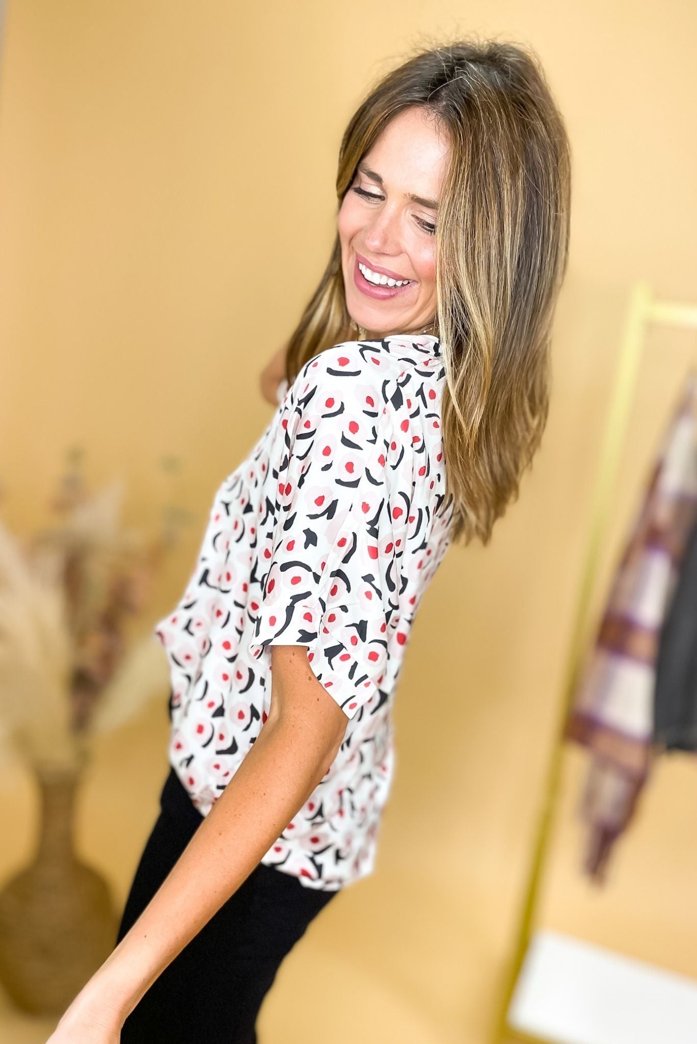 red and pink print short sleeve v neck boxy top, fall tops, work to weekend, outfit inspiration, shop style your senses by mallory fitzsimmons