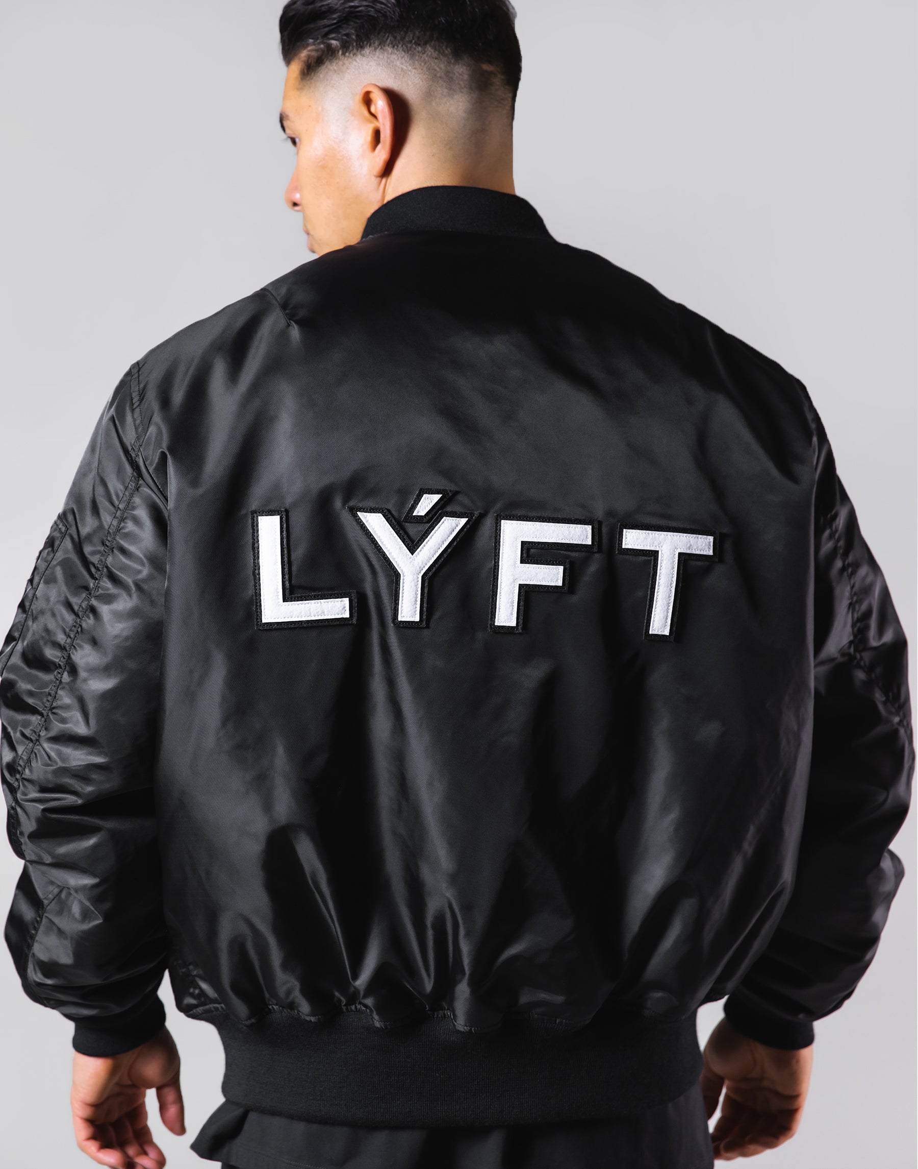 安心の長期保証 【完売希少品】LÝFT LOGO PATCH MA-1 JACKET