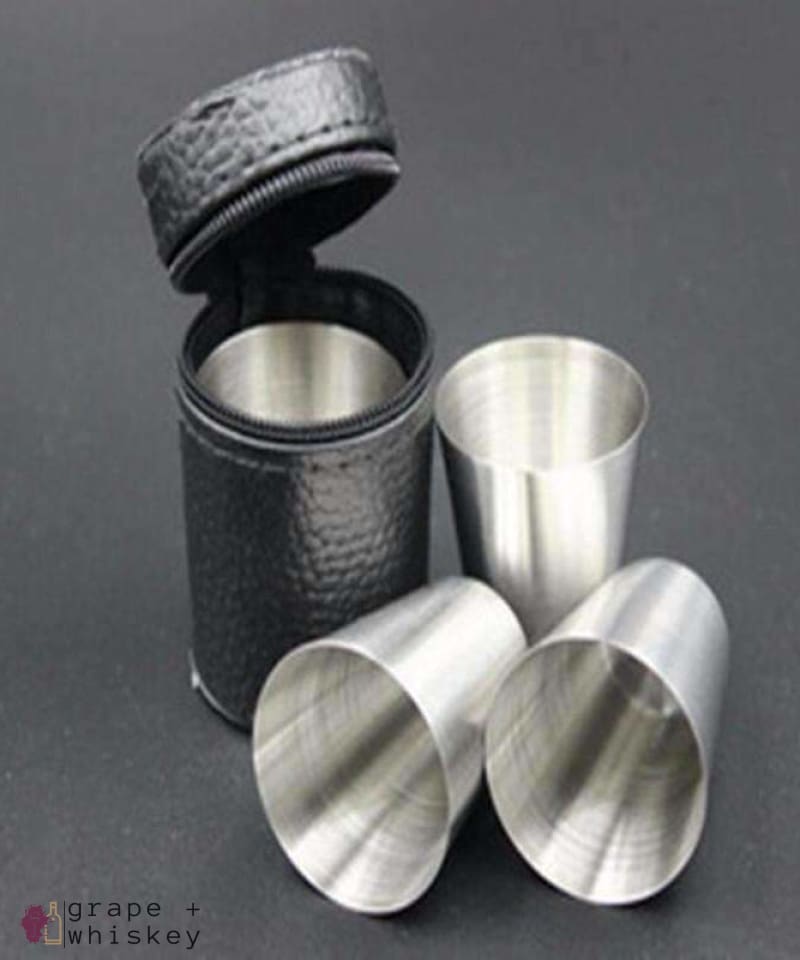 https://cdn.shopify.com/s/files/1/0073/3741/0612/products/stainless-steel-shot-glasses-eprolo-grape-and-whiskey_572.jpg