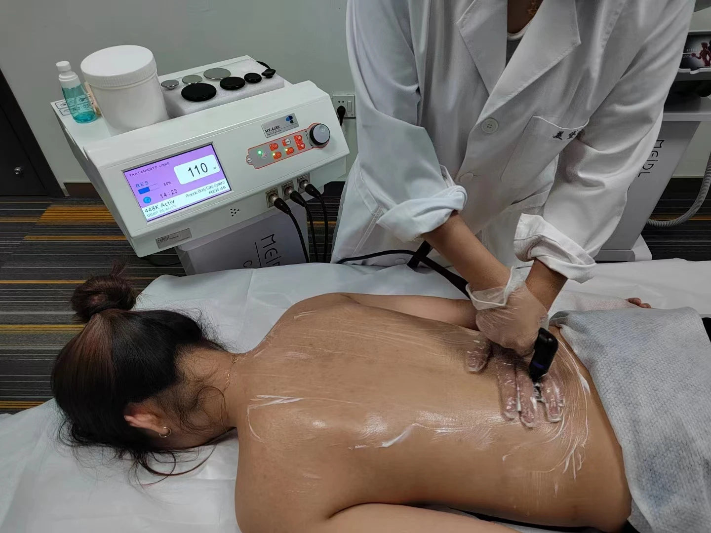 Indiba Activ Therapy 448kHz Tecar Physiotherapy RF Body Care System for Weight Loss & Pain Relief