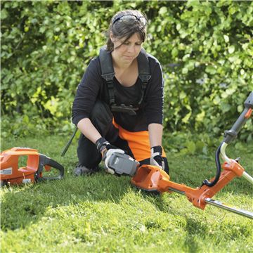 husqvarna long reach hedge trimmer battery