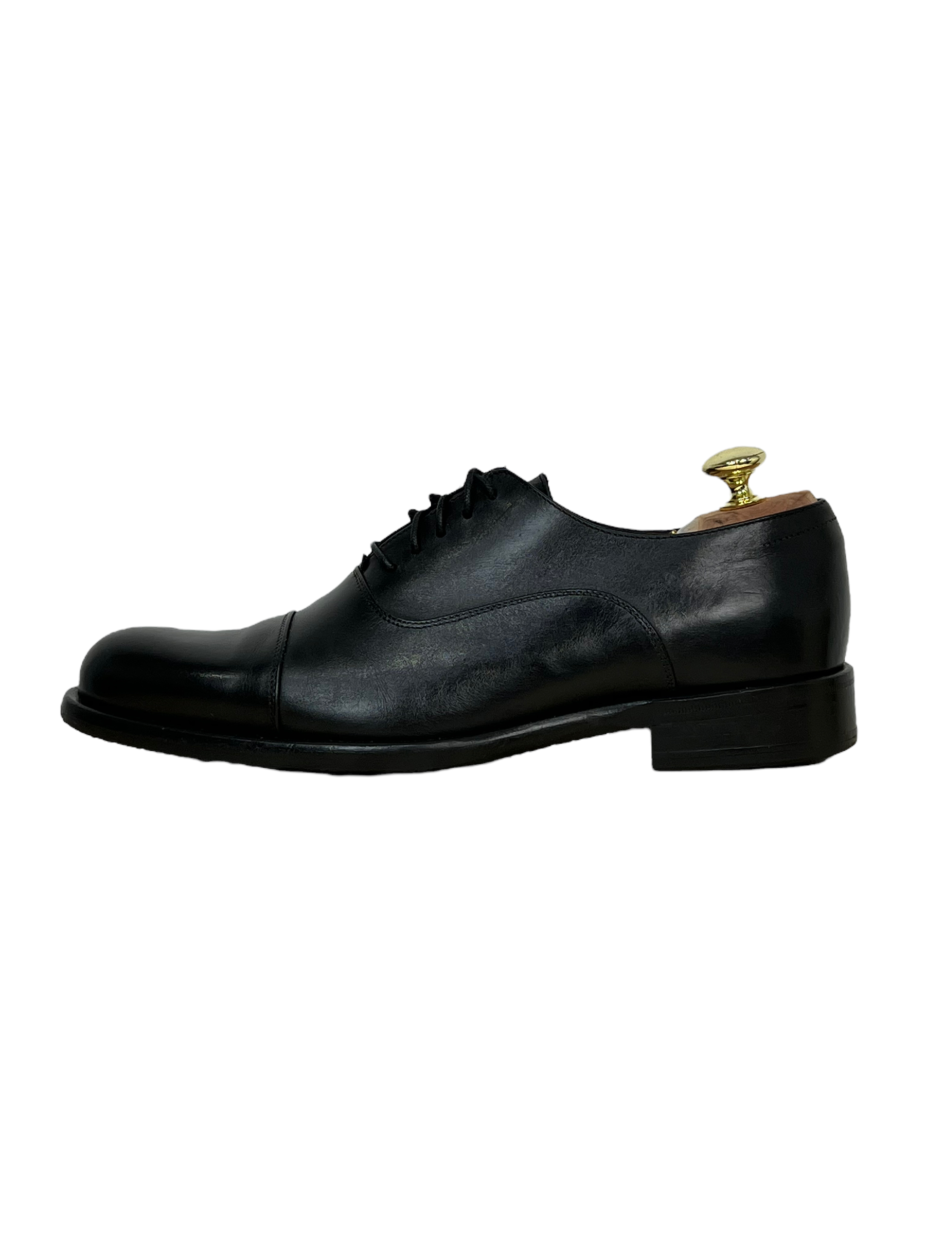 Giorgio Armani Black Leather Cap Toe Oxford Dress Shoes – Genuine Design  Luxury Consignment