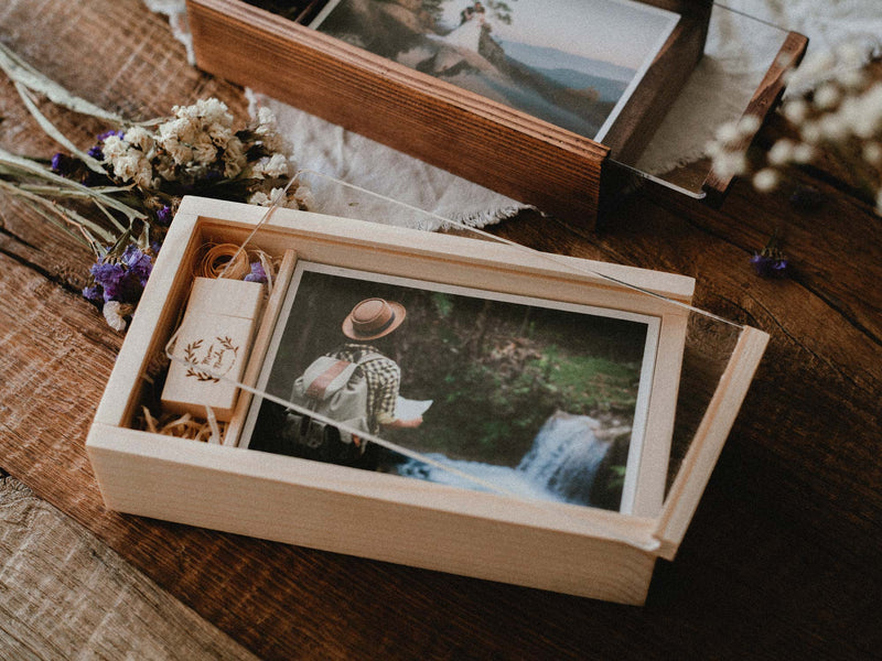 Hochzeitsfotobox mit personalisiertem Acryldeckel und USB-Stick