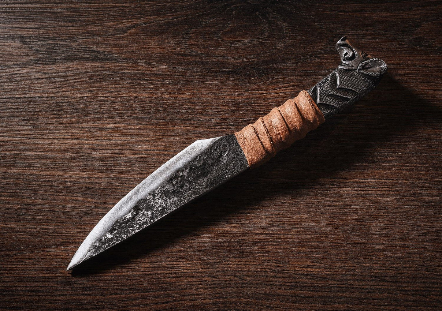 Hand-Forged Steel Viking Knife with Full-Tang Blade and Beads – West Wolf  Renaissance