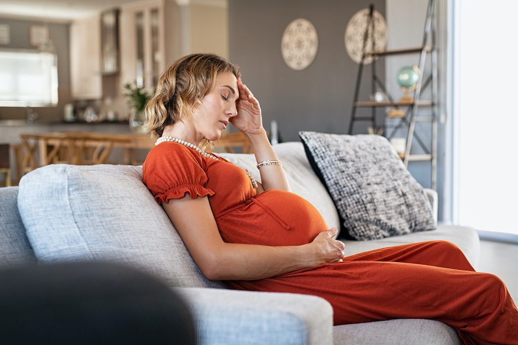 woman-experiencing-stress-while-pregnant