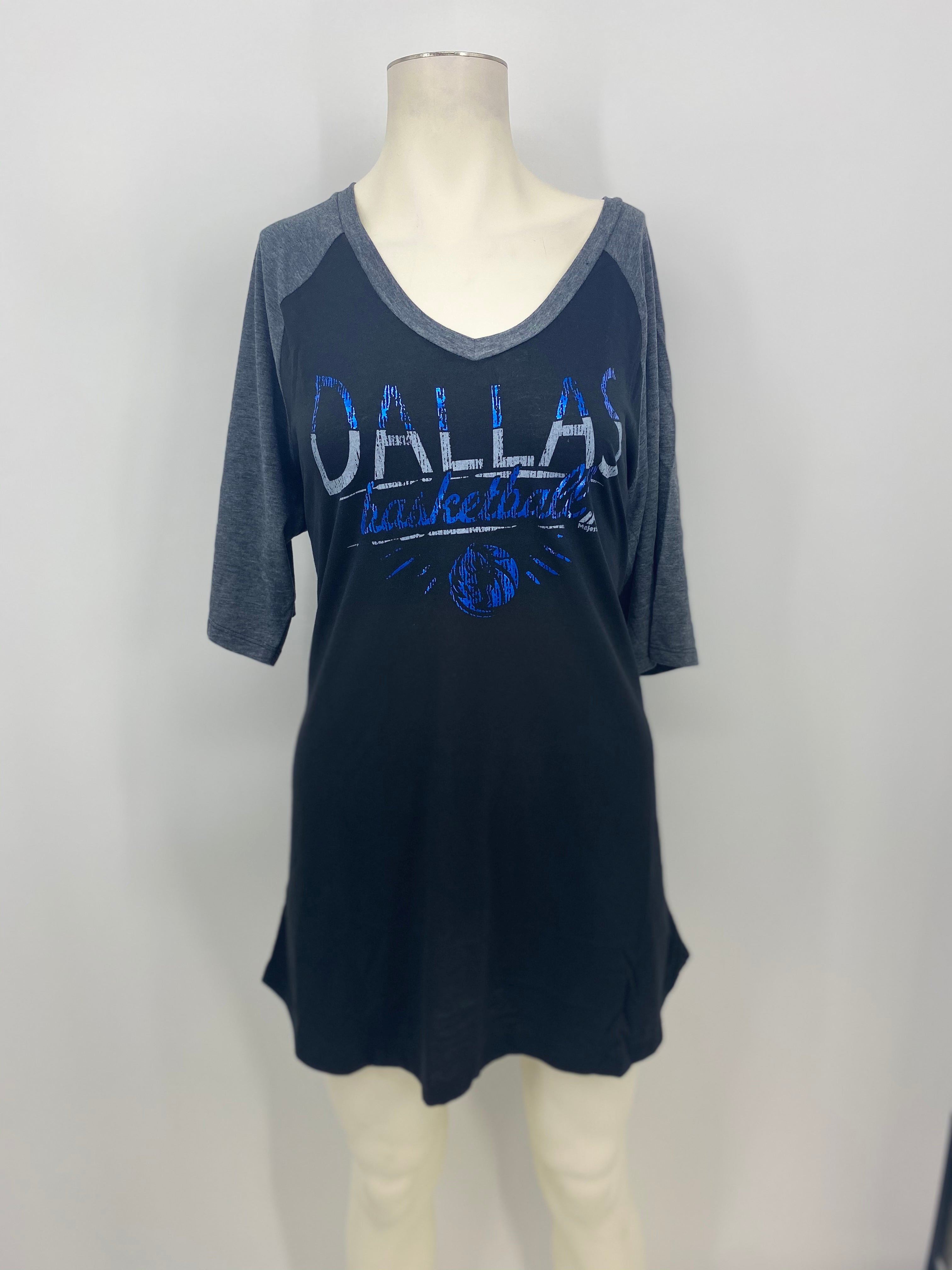 NBA Dallas Mavericks Womens On The Mark 1/2 Sleeve V-Neck Tee, Size XXL