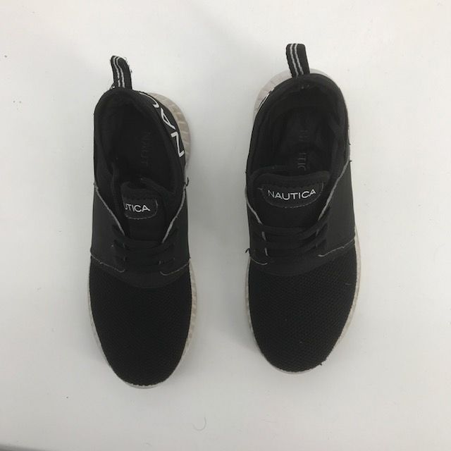 nautica black tennis shoes