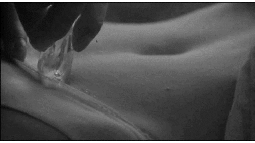 Gif of ice being rubbed along the pelvic bone