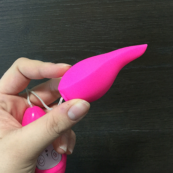 pink bob silicone pink flutter bullet in hand