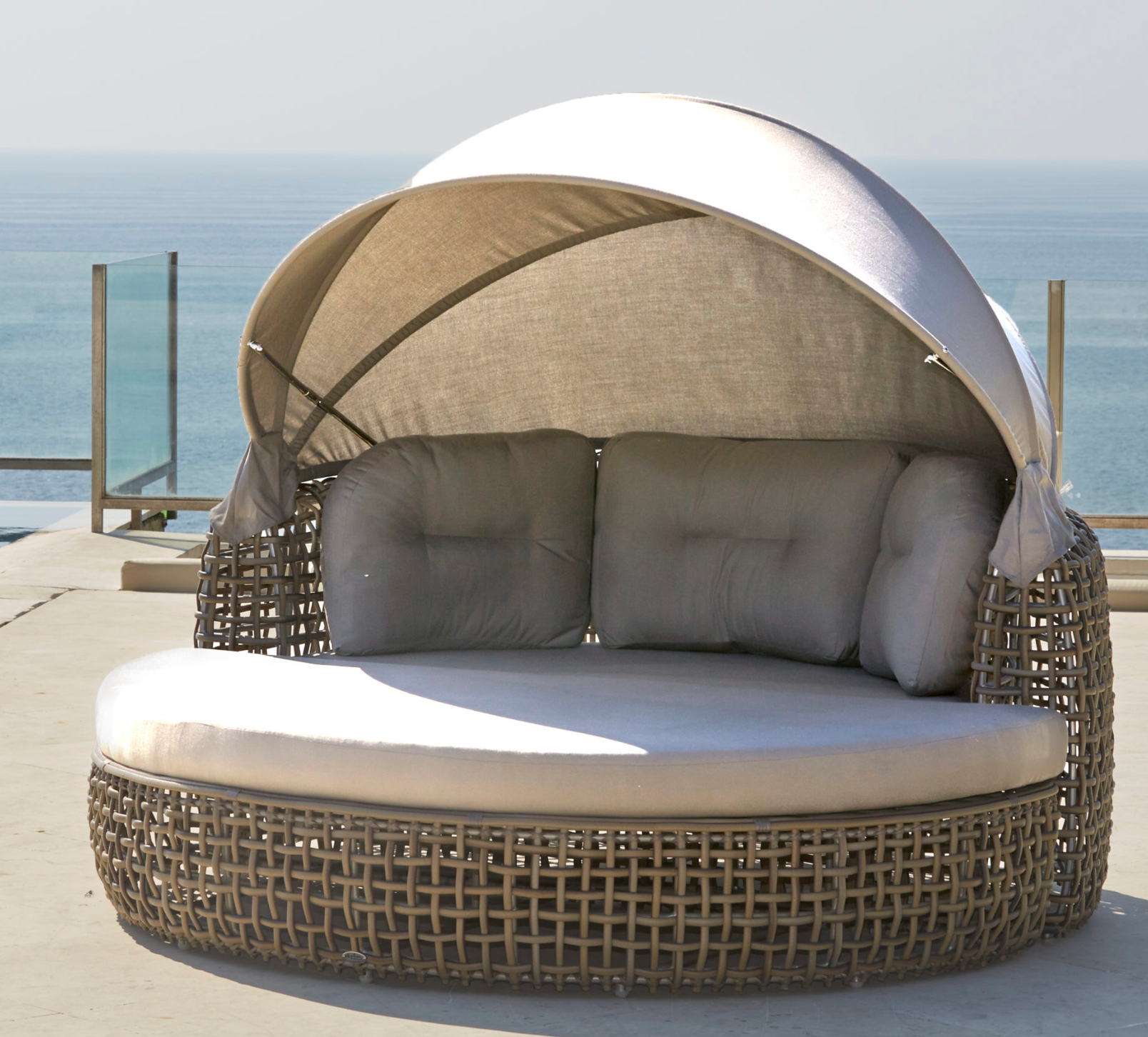 Dune Road Day Bed w/Canopy & Canvas Cushion