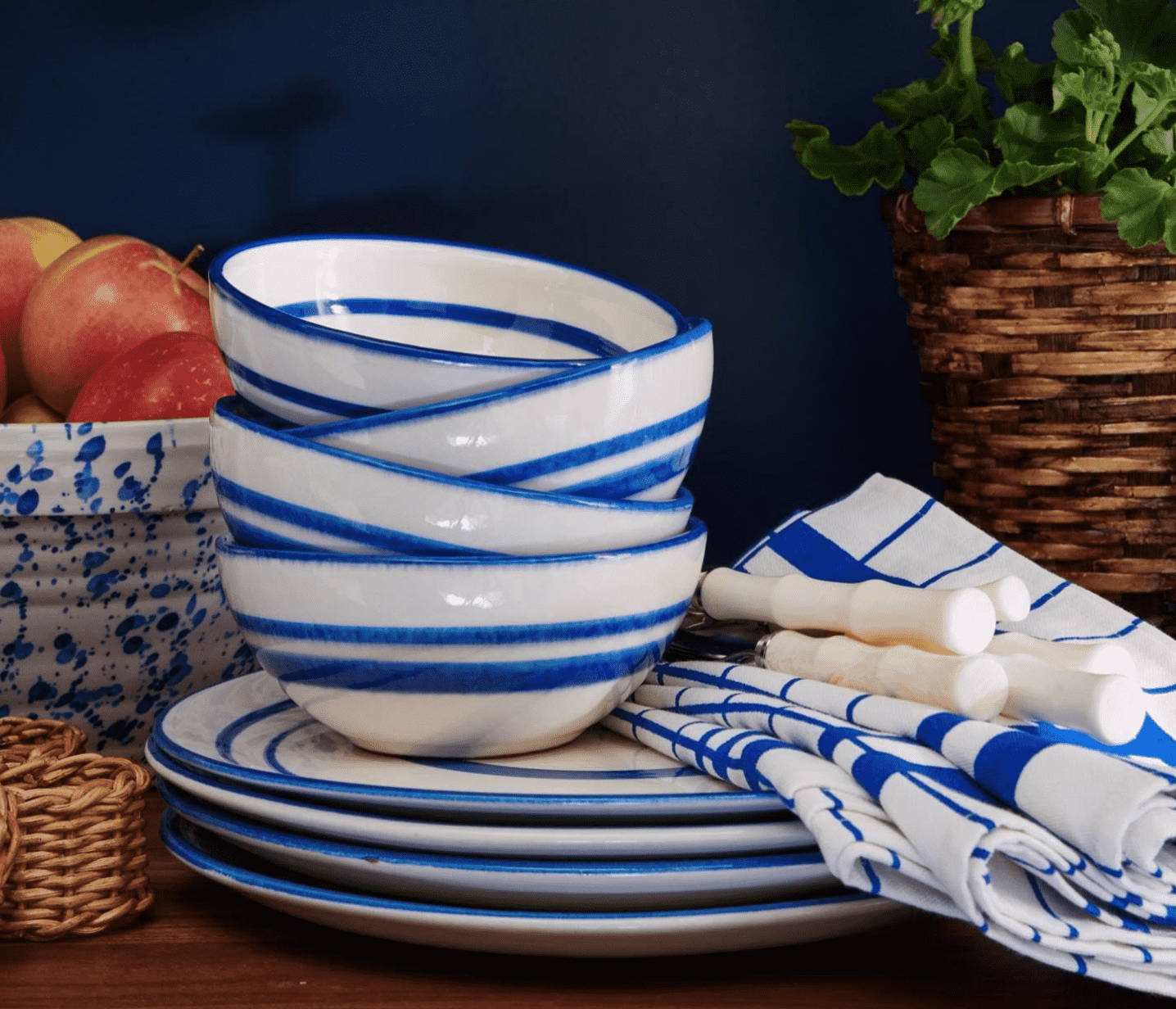 Hyannis Dinnerware Collection