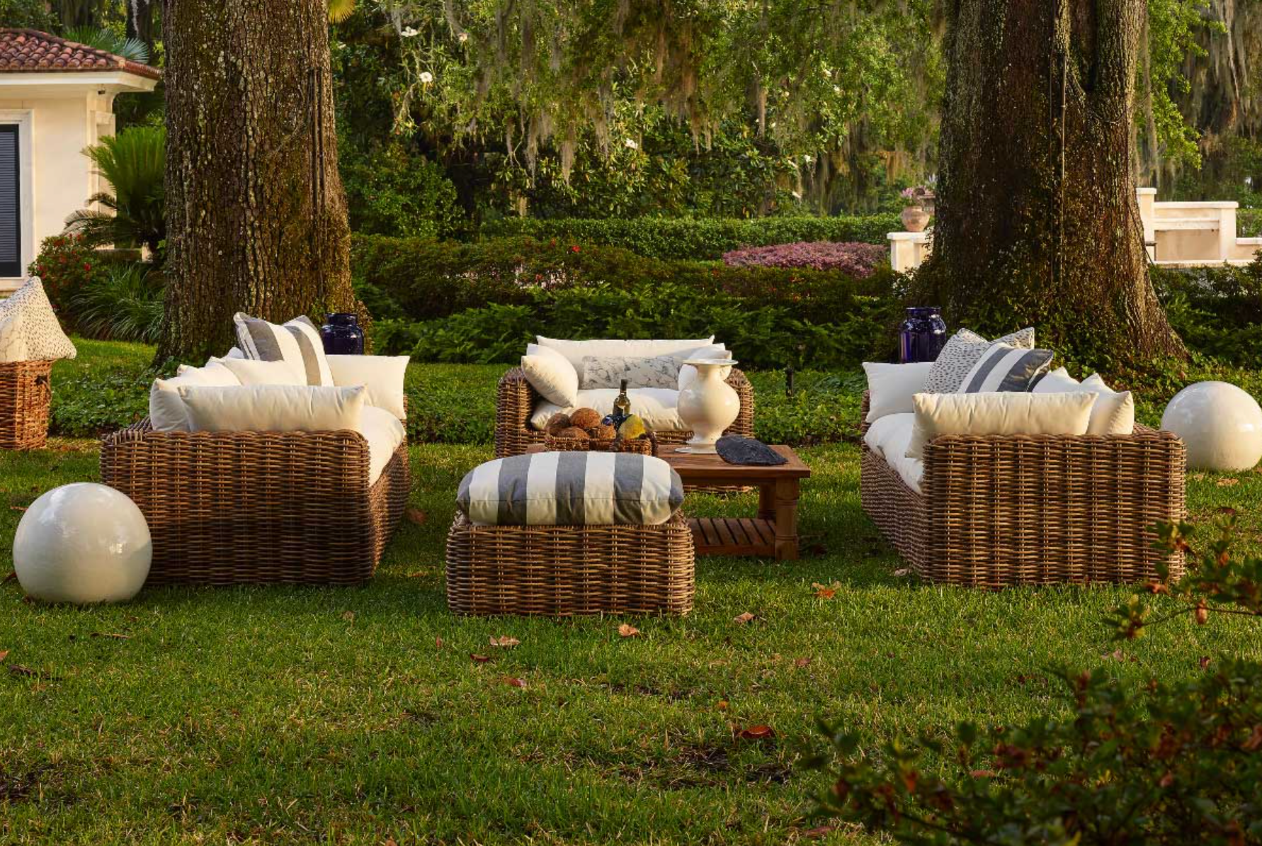 Kona Outdoor Wicker Sofa - Slate Gray