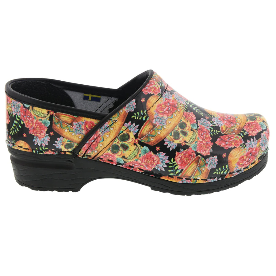 skull clogs women's