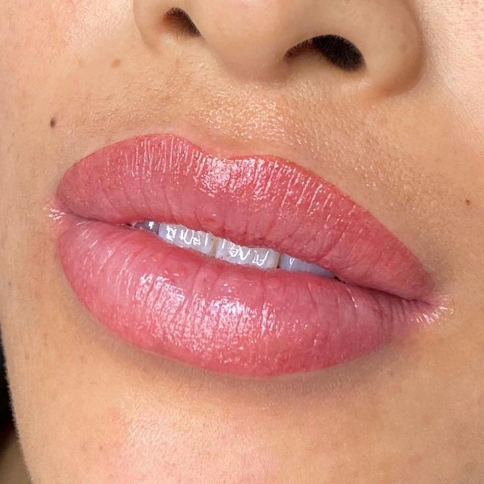 Lip blush healing process : r/microblading