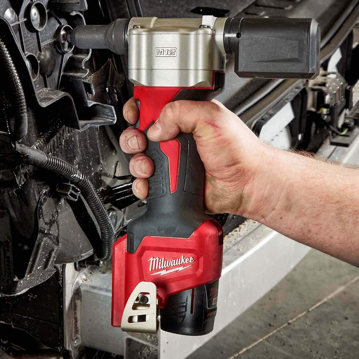 milwaukee 2550 20 m12 rivet tool