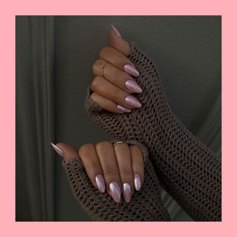 manicura perlada hailey bieber glazed nails