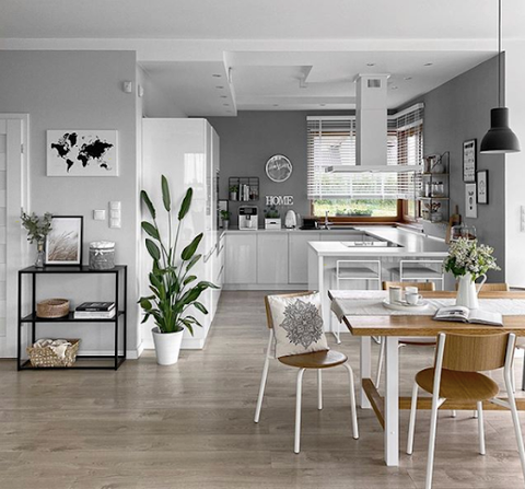 Open plan kitchen/dining area