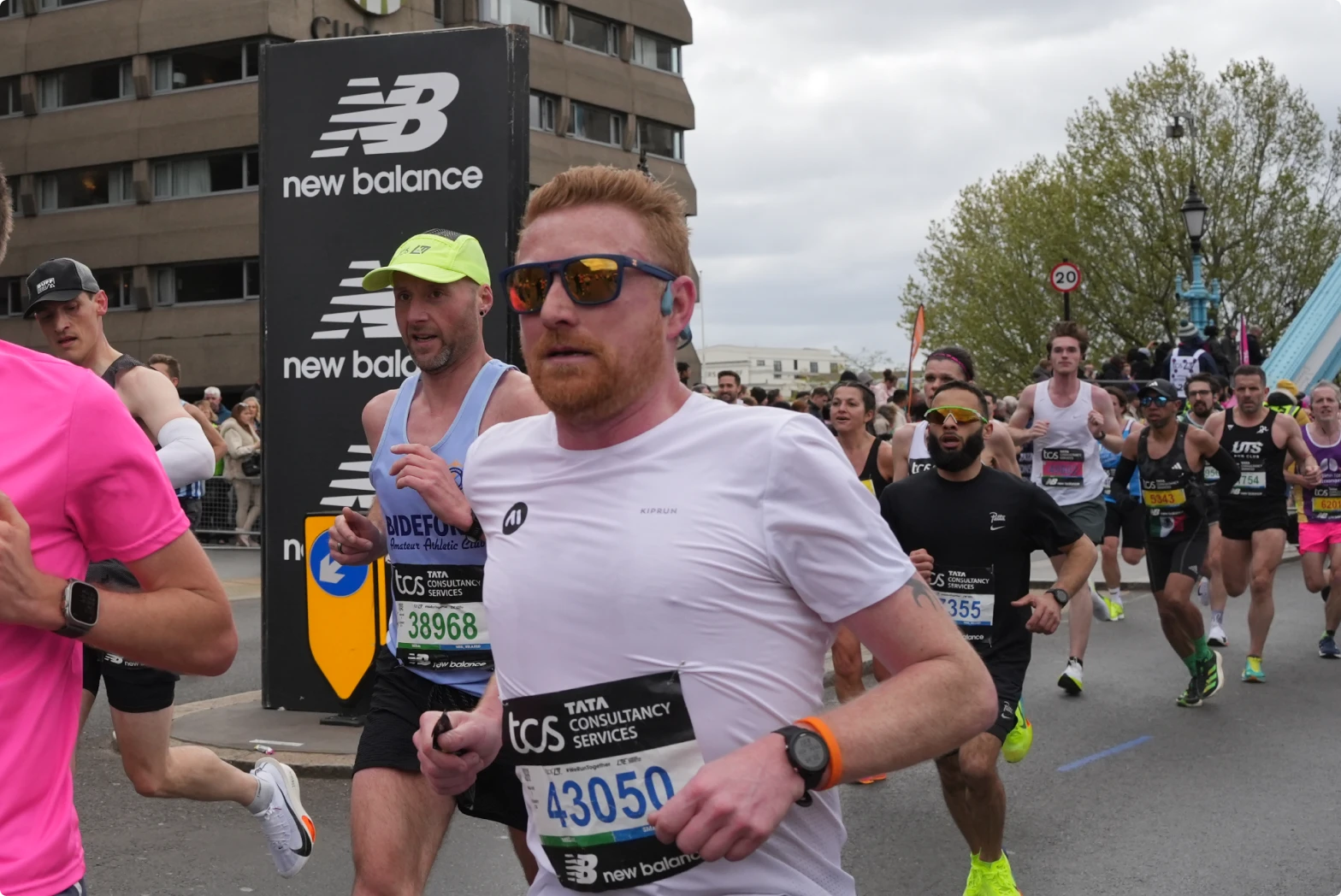 shokz running headphones at london marathon 