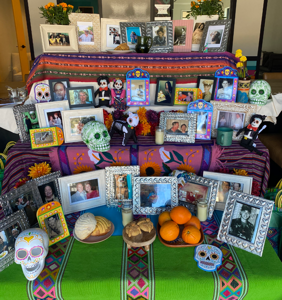 Siete Foods Día de los Muertos Office Ofrenda