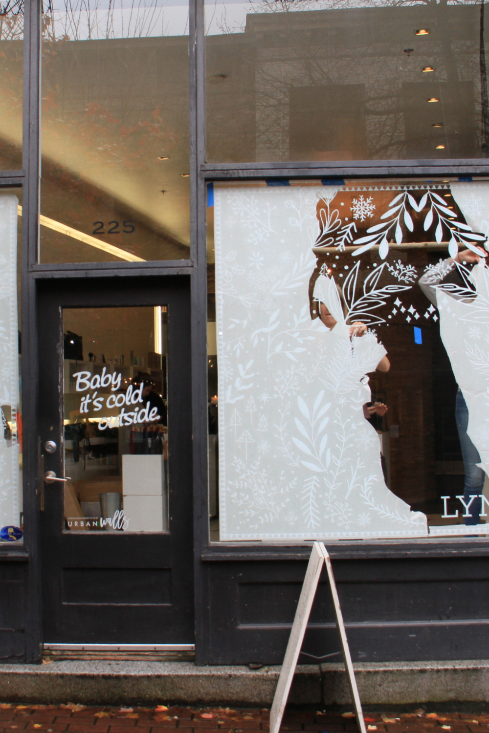 Lynn Steven Boutique Holiday Storefront Install