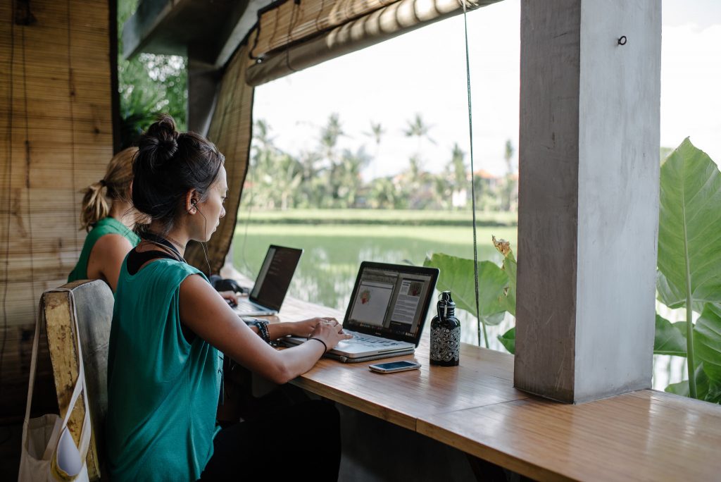 Digital Nomad girl working from Hubud coworking space in Bali 