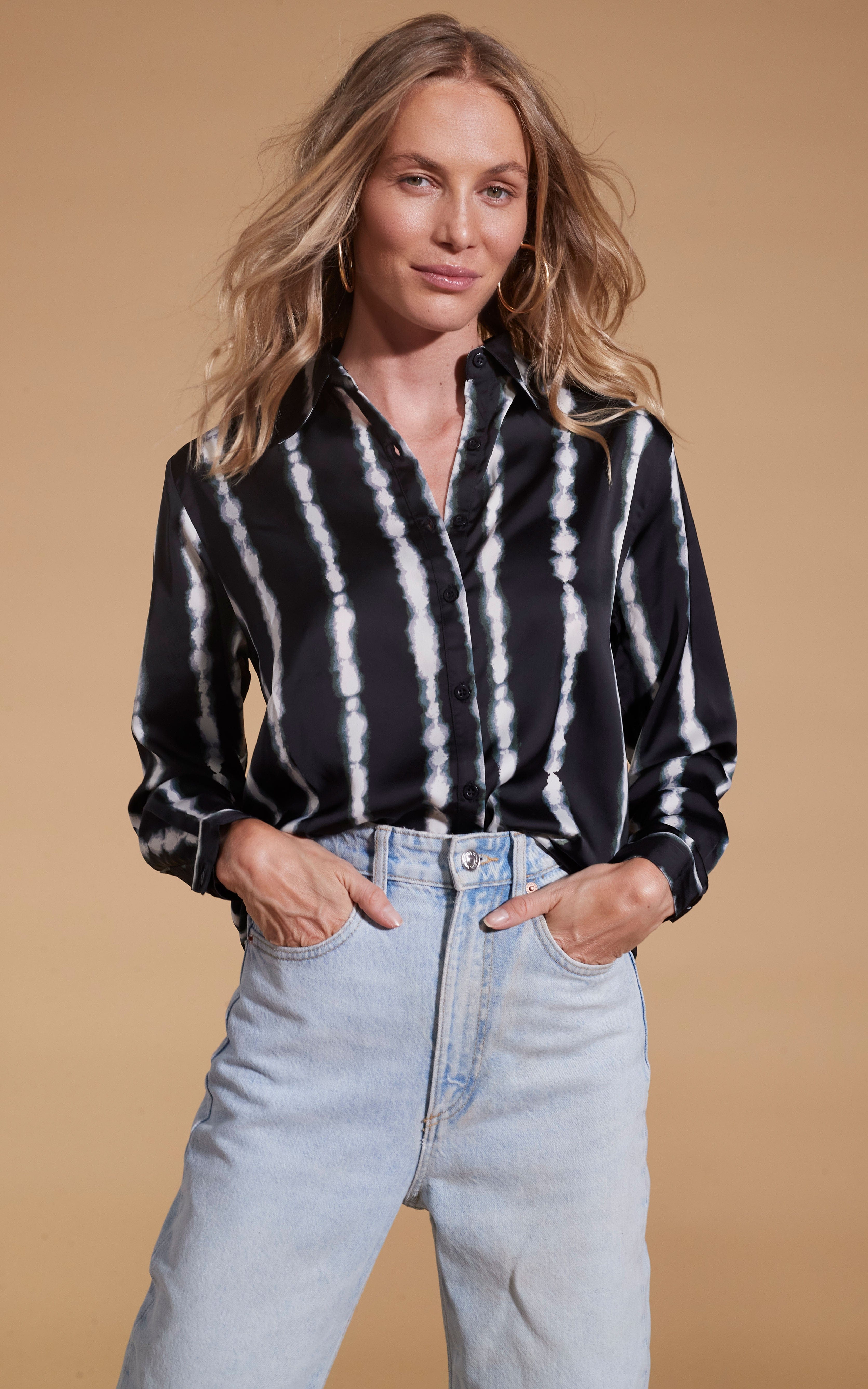 Nevada Satin Shirt In Tie Dye Black And White Stripe