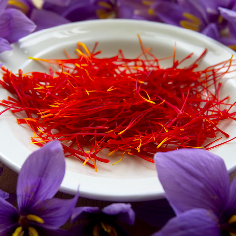 Saffron threads and flowers