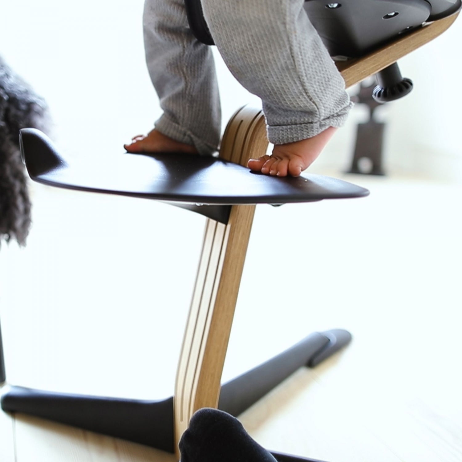 Nomi High Chair with White Oak Stem | MrOrganic Store