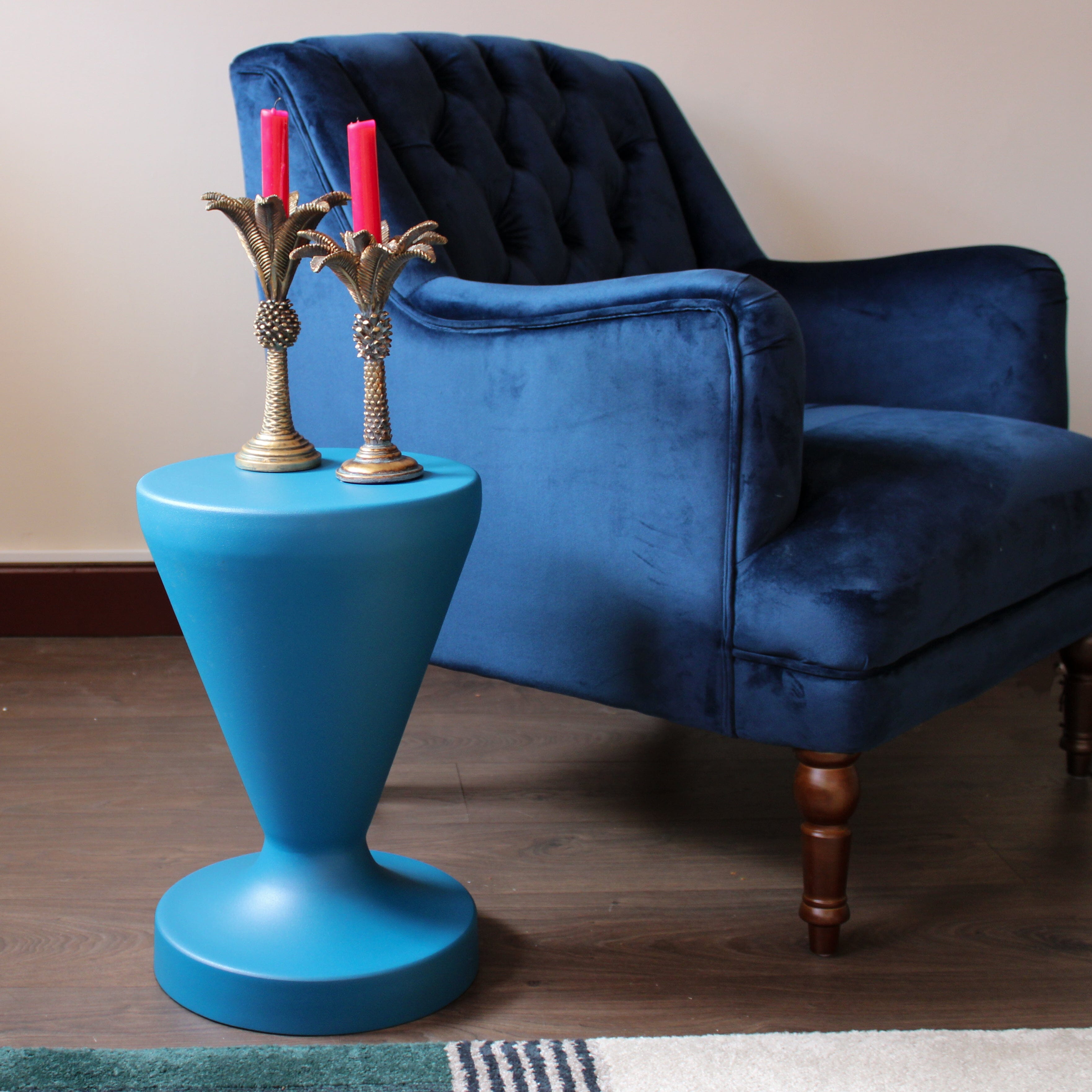 Blauer Beistelltisch aus Metall | Möbel- und Haushaltswarengeschäft | Irish Home Shop | Oriana B
