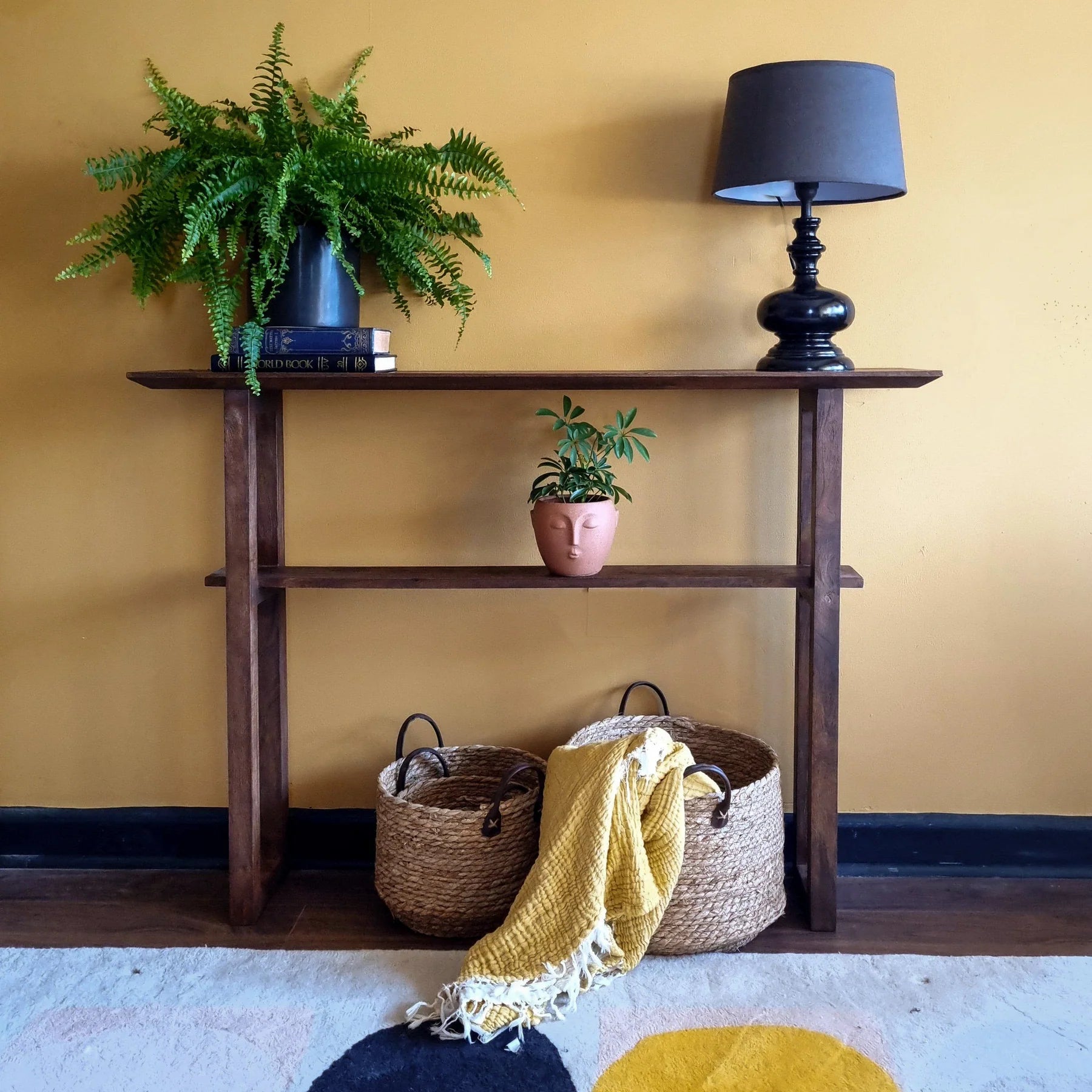 Table console minimaliste en bois de manguier | Boutique Maison et Accessoires | Boutique irlandaise pour la maison | Oriana B