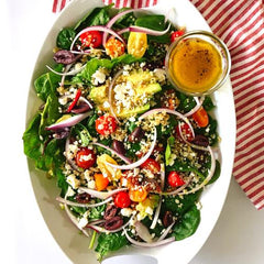 ENSALADA GRIEGA CON QUINOA Y VINAGRETA DE MOSTAZA