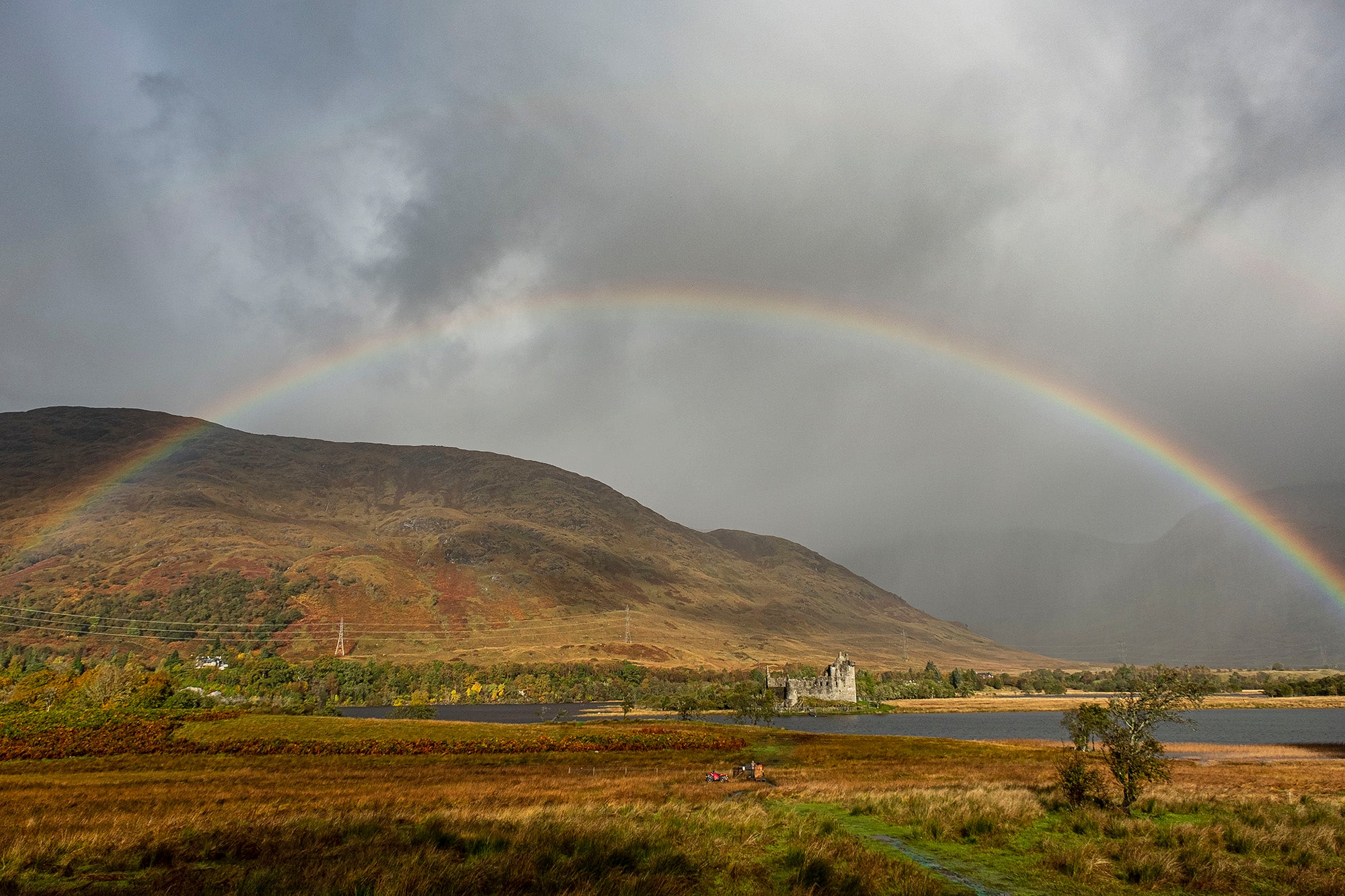 Castle de Kilchurn par Joshua Miravalles pour les gants de photographie Vallerret