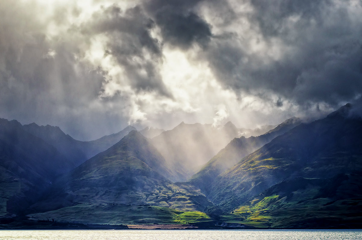Fotografia neozelandese. Lago Wakatipu. Foto di Simon Markhof