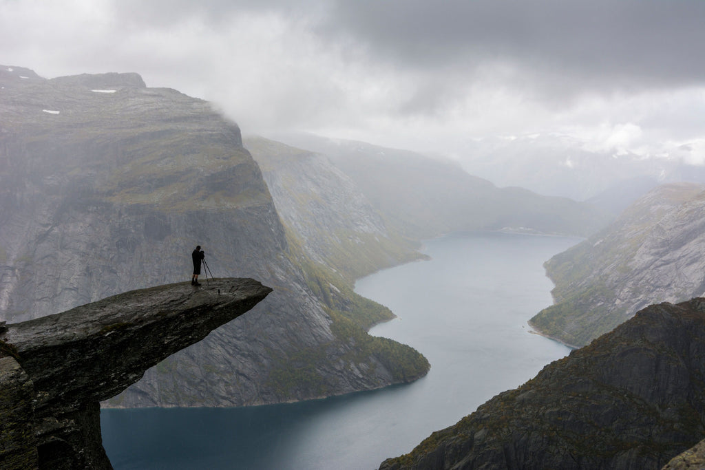  trolltunga cliff over fjord