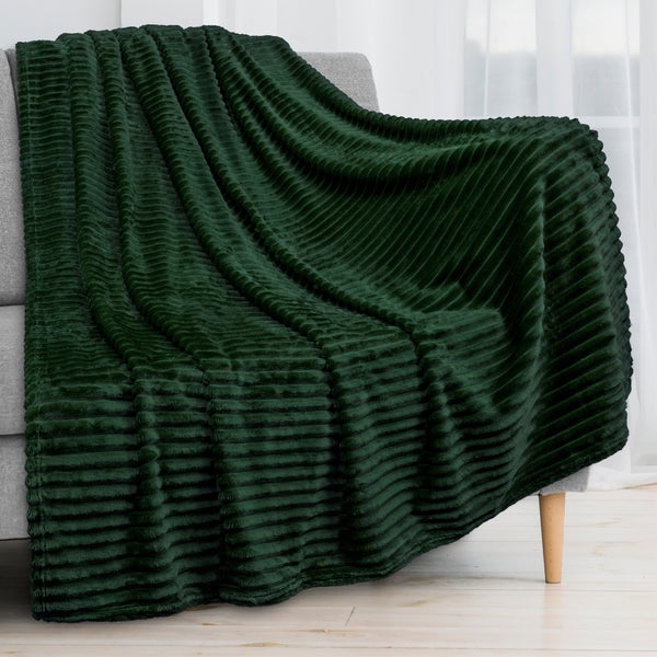 Leaves Textured Fleece Blanket – PAVILIA