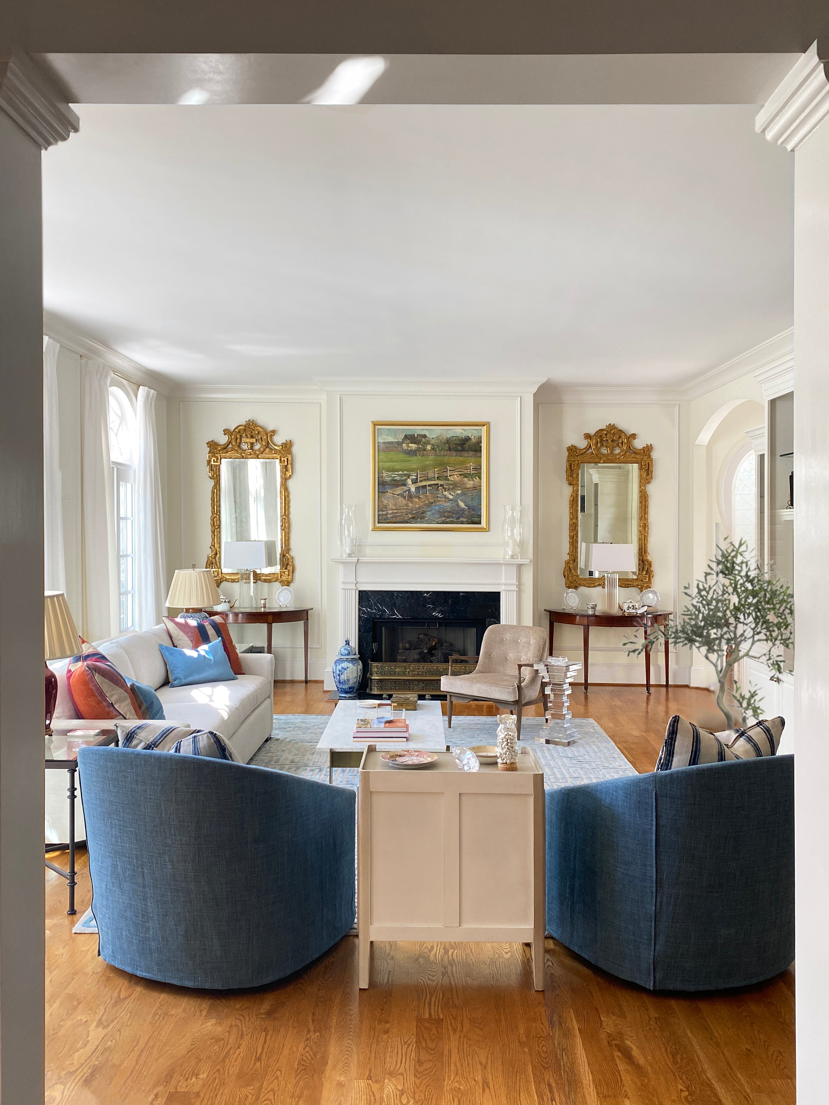 Home design by Atlanta interior designer Kevin Francis O'Gara, New Regency style, modern classic interiors, best new Southern designers