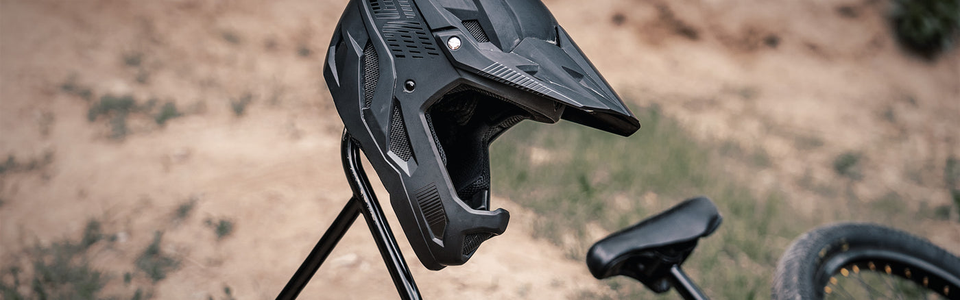 mongoose cycle helmet