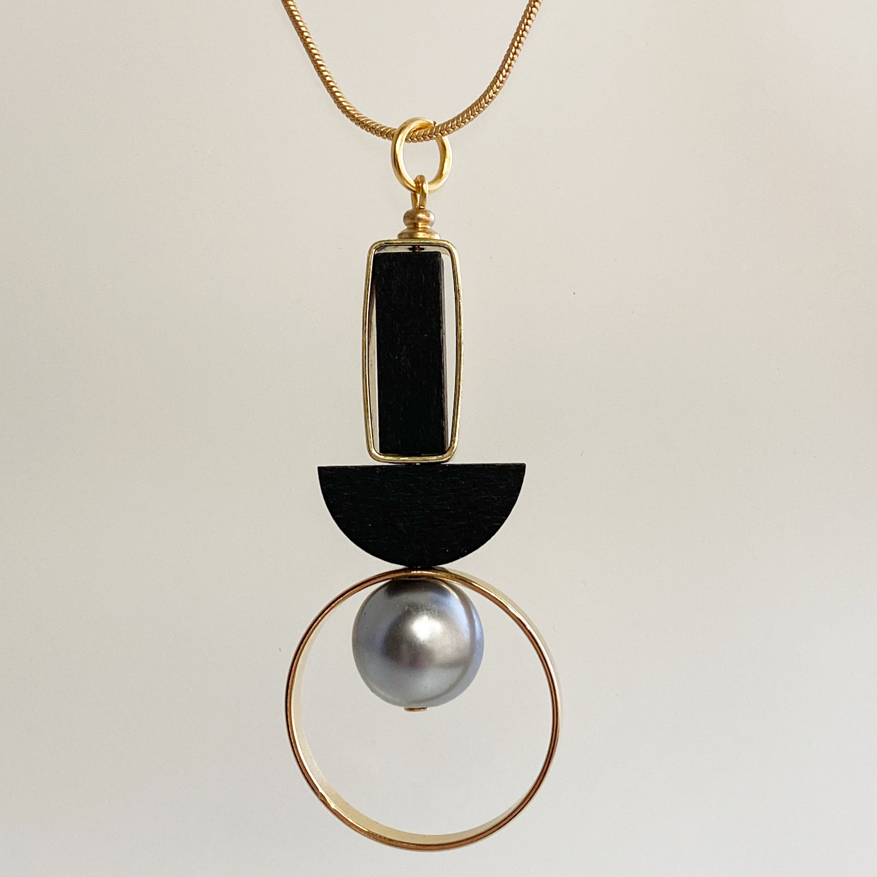 John Michael Richardson - Rings Around the Moon Necklace: Matte Gold, Pearl