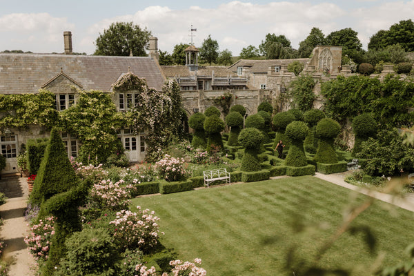 Country estate wedding venue. Countryside manor house wedding venue