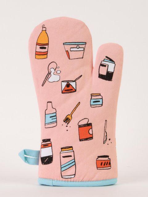 https://cdn.shopify.com/s/files/1/0074/8175/3667/products/5pm-Me-I-Love-Cooking_-7pm-Me-Fuck-This-Oven-Mitt-Blue-Q-2.jpg?v=1661245576&width=480