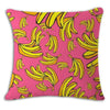 Coussin motif banane sur fond rose