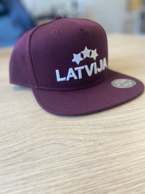 Cepure ar taisnu nagu Latvija 3 zvaigznes
