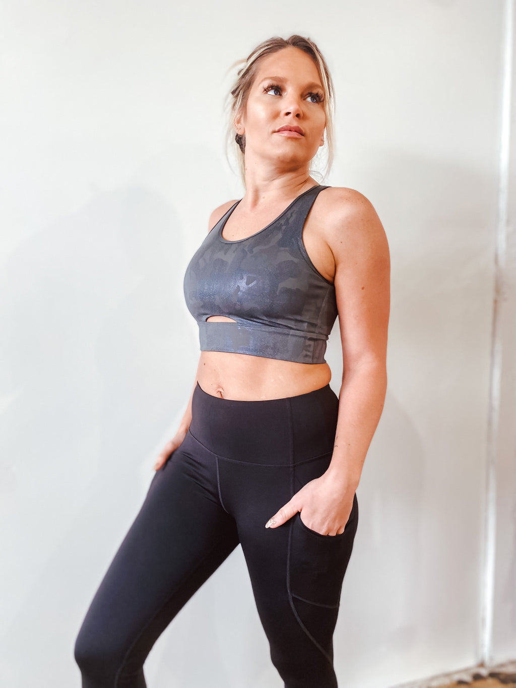 Triangle cup sports bra & Joggers 2-piece set – TheBossyMe