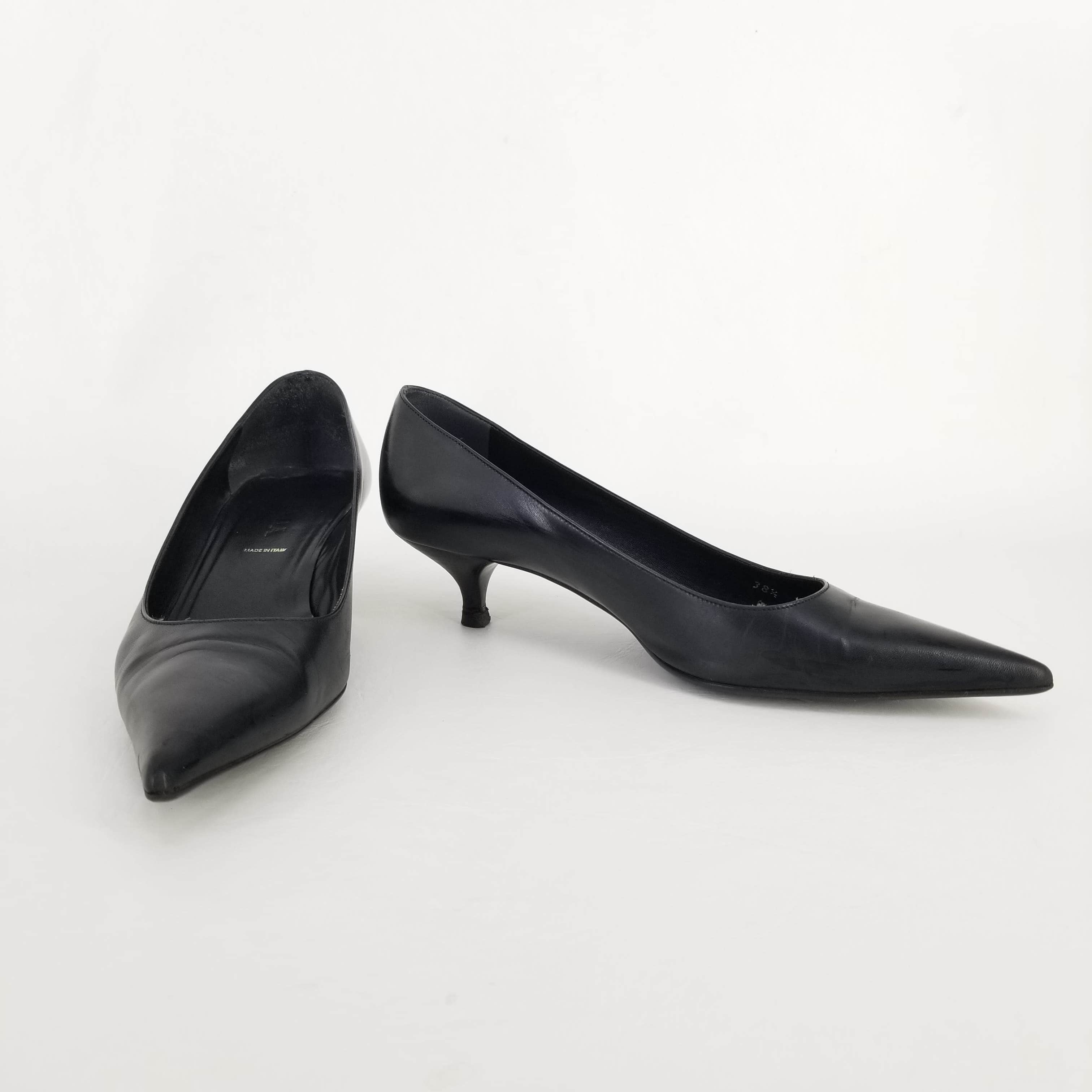 prada women's black leather pointed-toe pumps