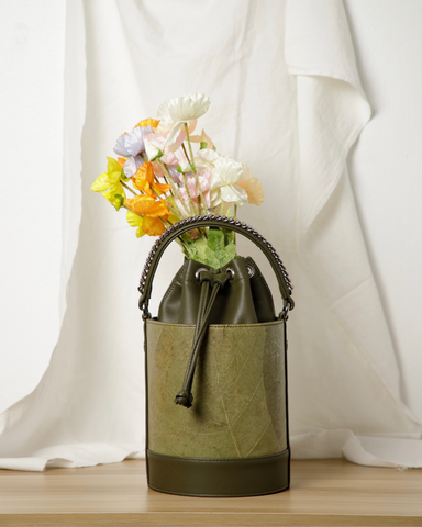 Thamon Nayla bucket bag made from leaf leather