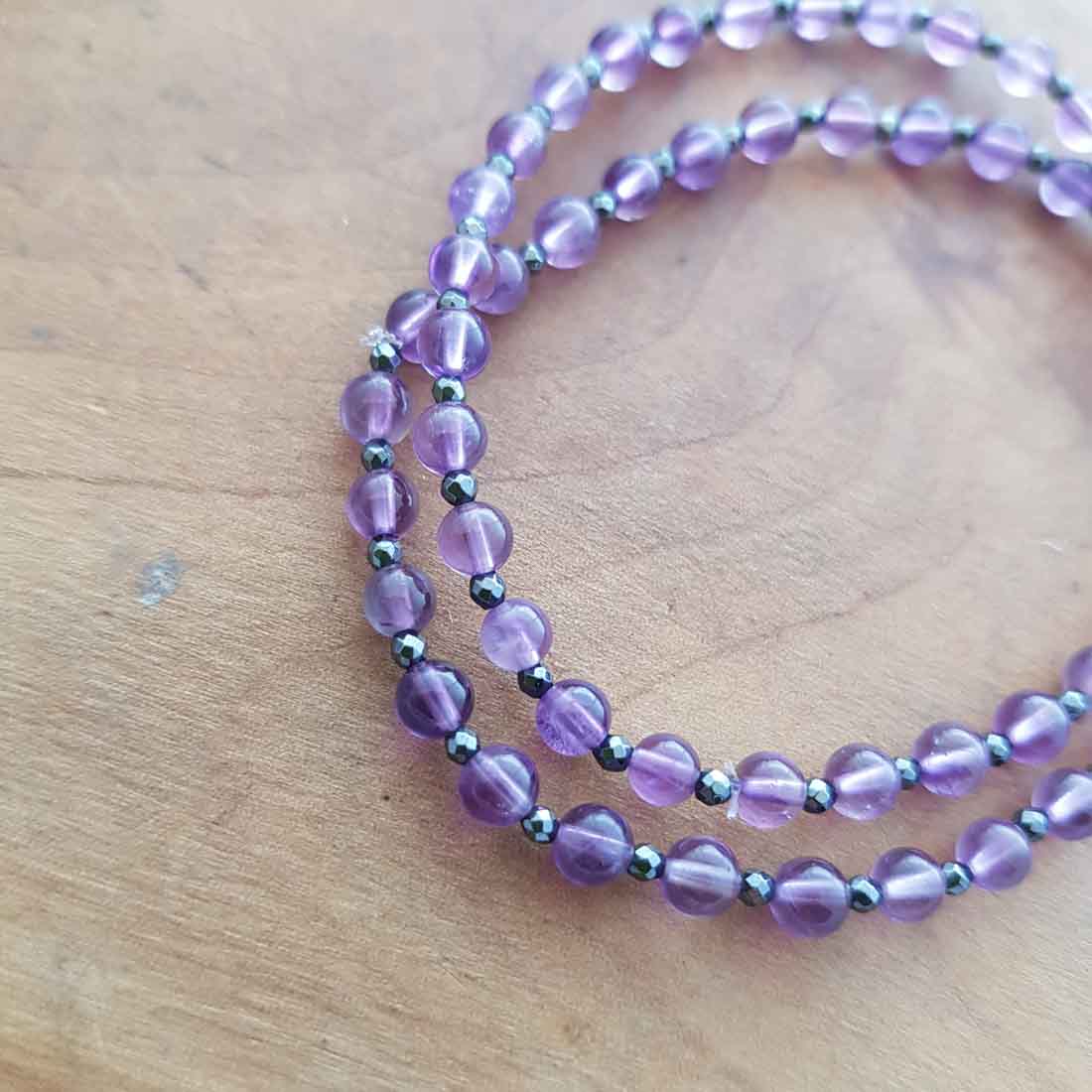 Amethyst & Sparkly Bead Bracelet (assorted. approx. 4mm round beads wi ...