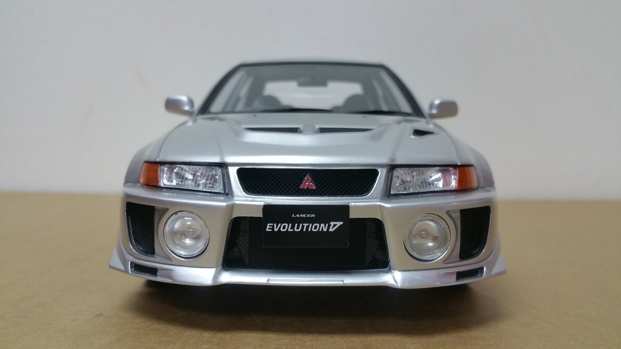 楽天カード分割 三菱 ランサー エボリューション V ミニカー 1 18 Tarmac Mitsubishi Lancer Evo V Gsr 1998 Silver T03 Sl アウトレット送料無料 Inalta Com Pe