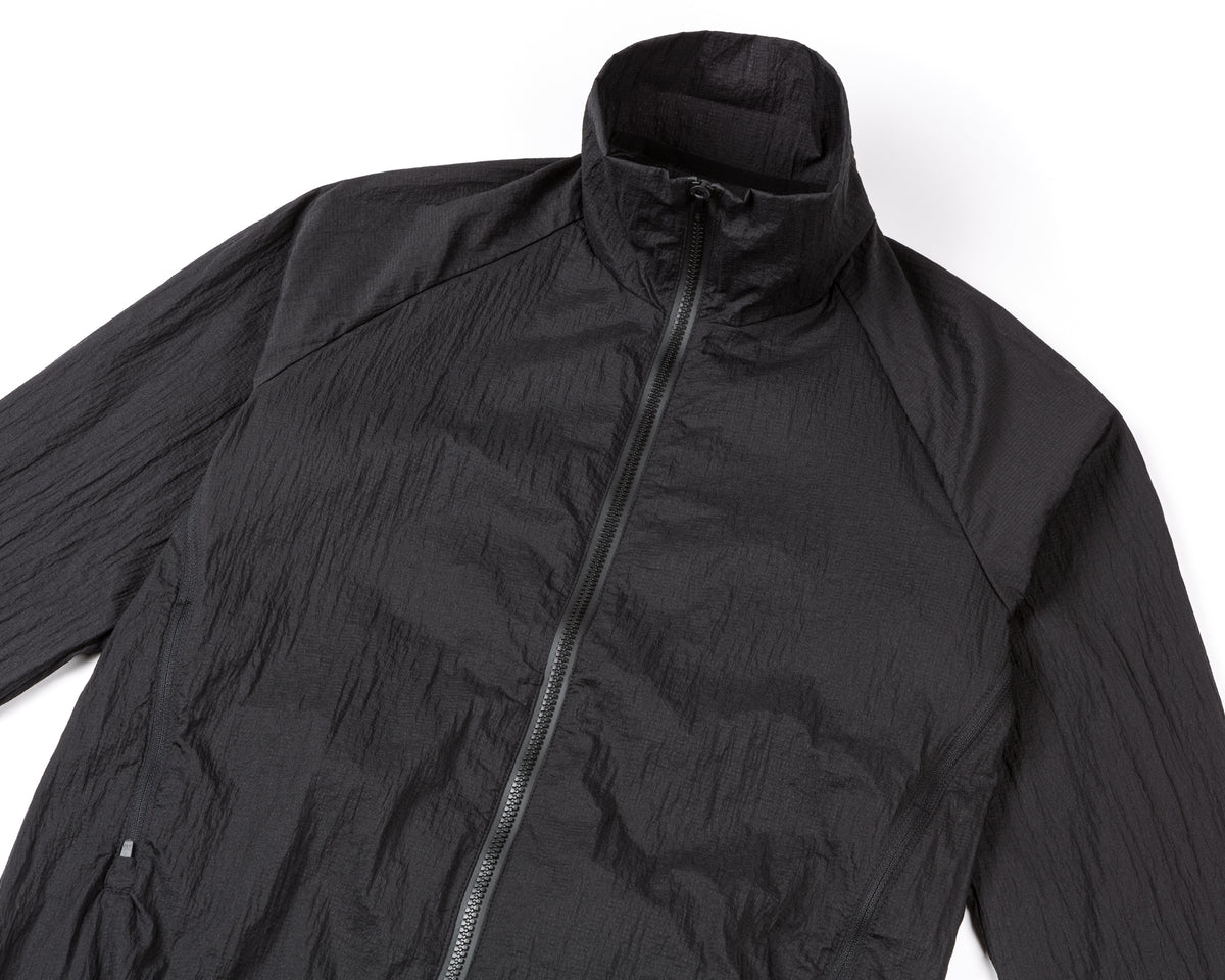 Trail Running Jacket in Black – Satisfy